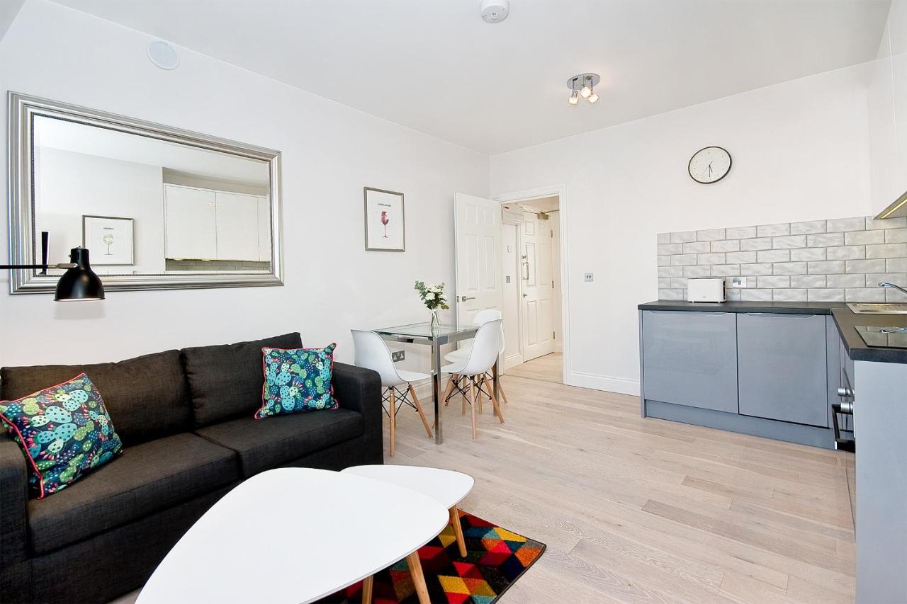 F6 Greek Street By City Living London Room photo